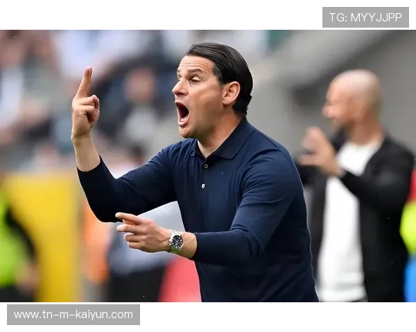 德甲门兴中场直传,前锋单刀完成致命